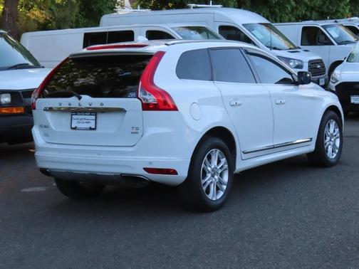 White 2016 Volvo XC60 T5 Premier