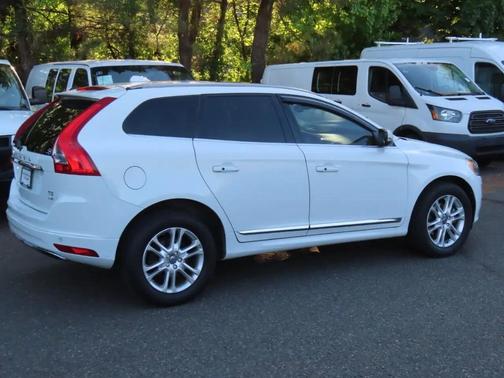 White 2016 Volvo XC60 T5 Premier