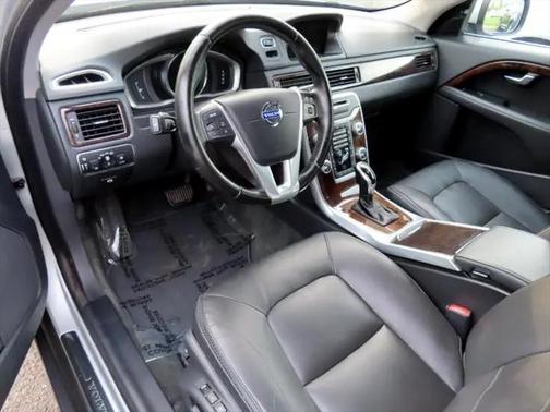 2015 Volvo XC70 T6