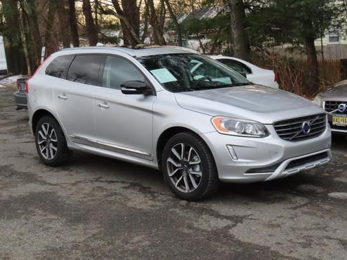 2017 Volvo XC60 T6 Dynamic