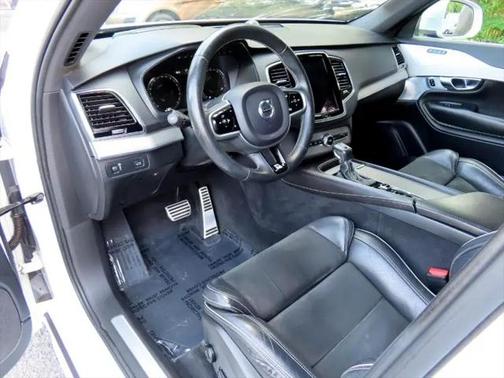 2017 Volvo XC90 T6 R-Design