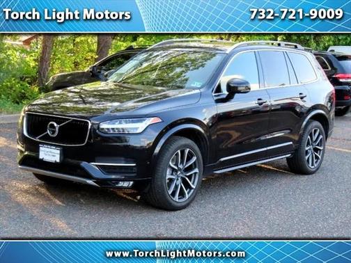 2016 Volvo XC90 T6 Momentum
