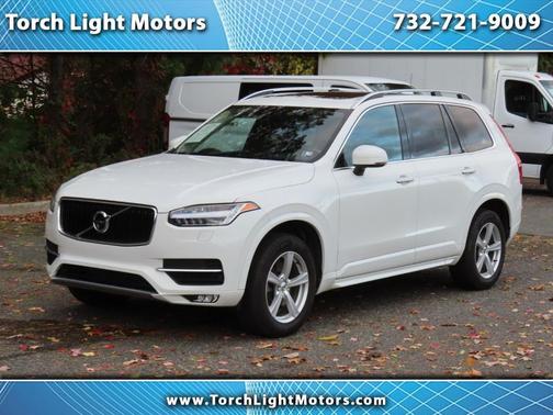 2017 Volvo XC90 T5 Momentum