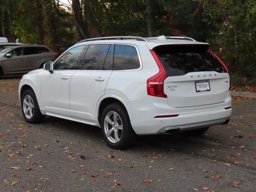 2017 Volvo XC90 T5 Momentum