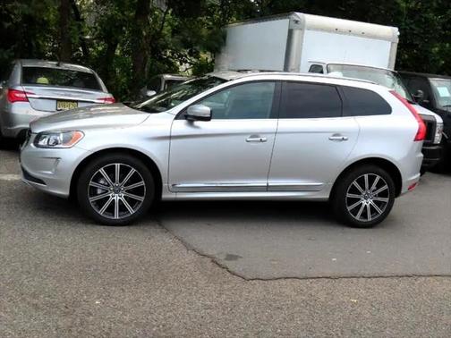 2017 Volvo XC60 T6 Inscription