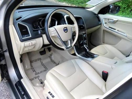 2016 Volvo XC60 T5 Premier
