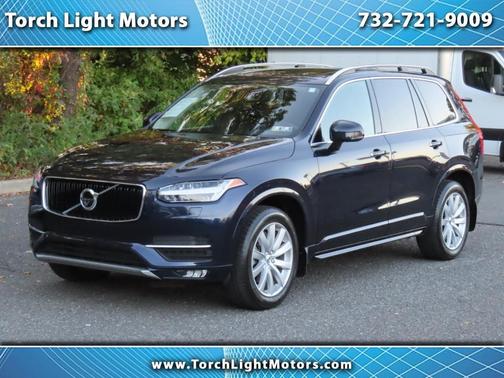 2016 Volvo XC90 T6 Momentum