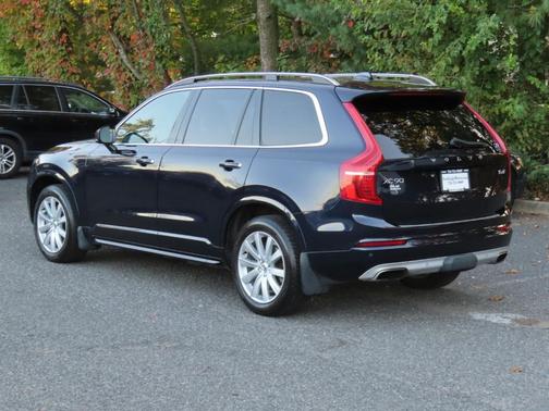 2016 Volvo XC90 T6 Momentum