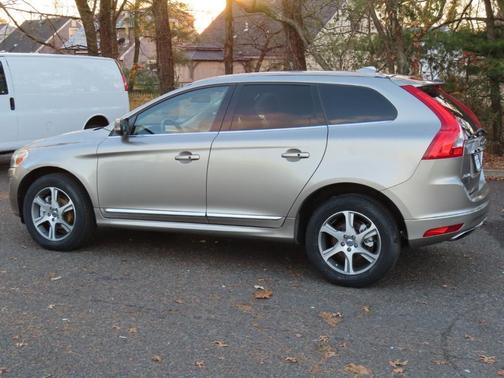 2015 Volvo XC60 T6 Premier Plus