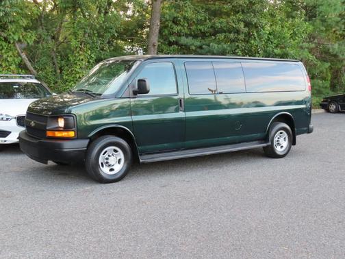 2009 Chevrolet Express 3500 LS Extended Wagon