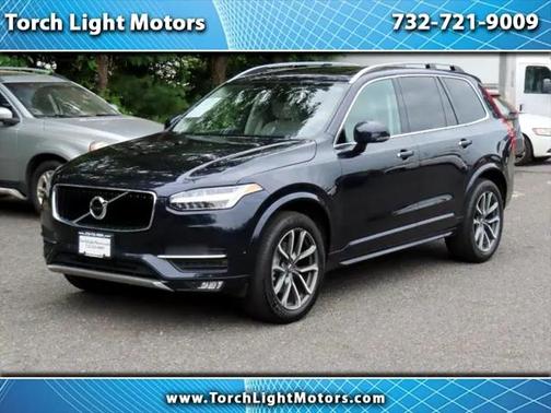 2017 Volvo XC90 T6 Momentum