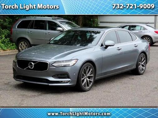 2018 Volvo S90 T5 Momentum