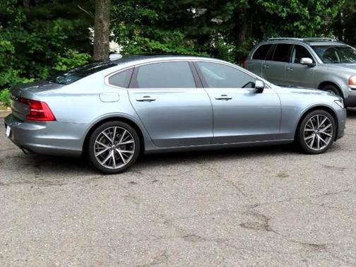 2018 Volvo S90 T5 Momentum