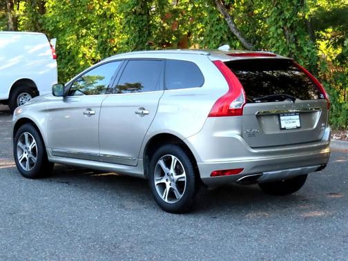 2015 Volvo XC60 T6 Premier Plus