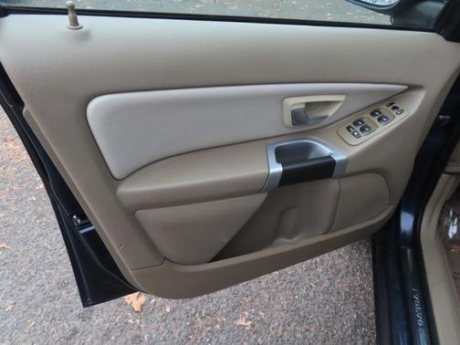 2014 Volvo XC90 AWD 4dr