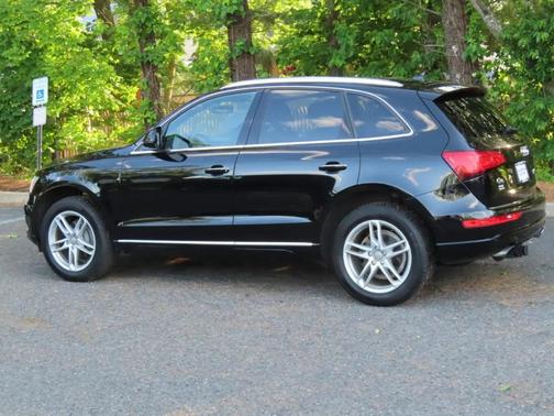 Black 2017 Audi Q5 2.0T Premium