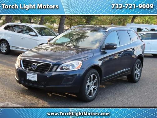 Blue 2013 Volvo XC60 T6