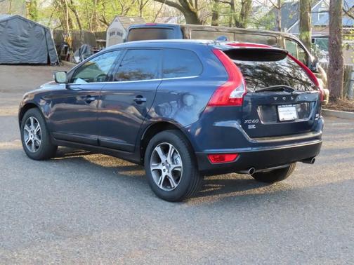 Blue 2013 Volvo XC60 T6