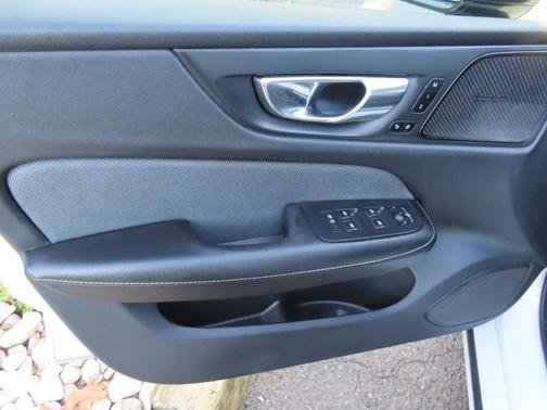 2019 Volvo S60 T5 R-Design