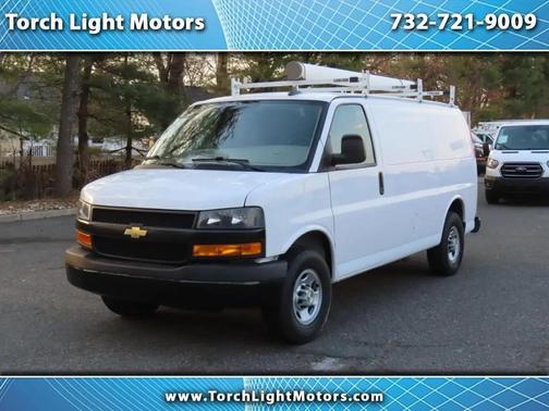 White 2022 Chevrolet Express 3500 RWD 3500 135''