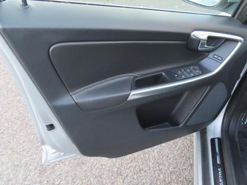 2016 Volvo XC60 T5 Premier