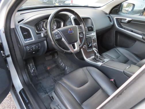 2016 Volvo XC60 T5 Premier