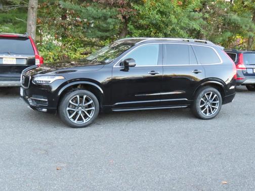 2017 Volvo XC90 T6 Momentum