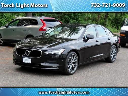 2017 Volvo S90 T5 Momentum