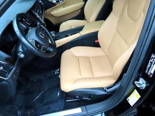 2017 Volvo S90 T5 Momentum