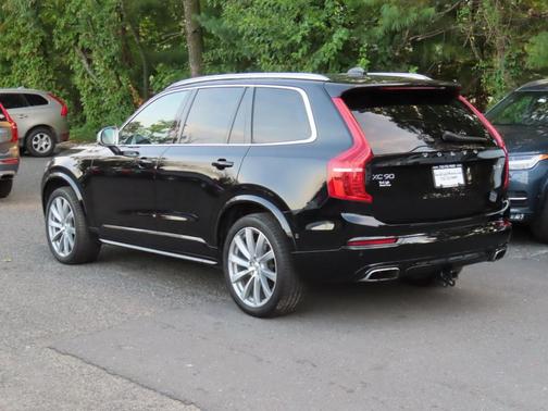 2019 Volvo XC90 T6 R-Design