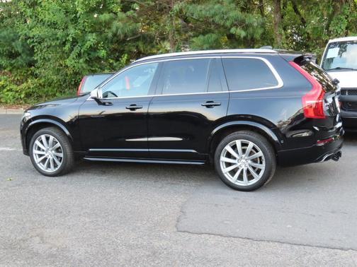 2019 Volvo XC90 T6 R-Design