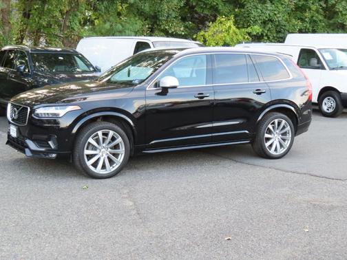 2019 Volvo XC90 T6 R-Design