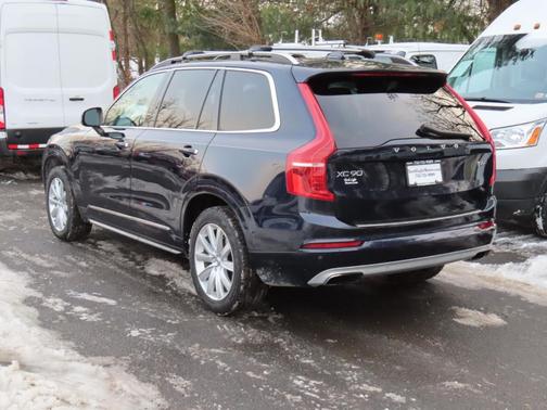 2017 Volvo XC90 T6 Momentum