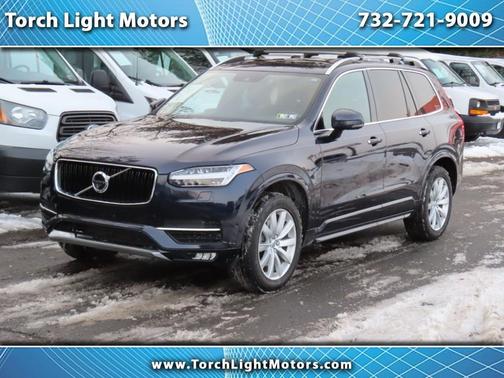 2017 Volvo XC90 T6 Momentum