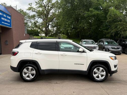 Bright White Clearcoat 2018 Jeep Cherokee Trailhawk