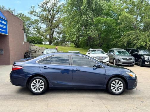 Parisian Night Pearl 2017 Toyota Camry LE