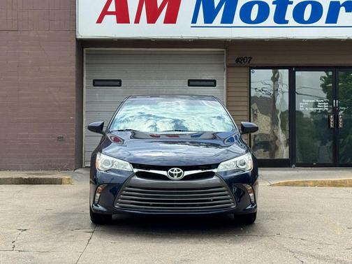 Parisian Night Pearl 2017 Toyota Camry LE