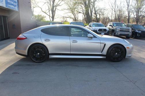 Platinum Silver Metallic 2012 Porsche Panamera 4
