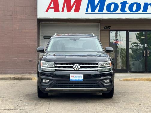 Deep Black Pearl 2019 Volkswagen Atlas 2.0T SE