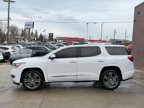2019 GMC Acadia Denali