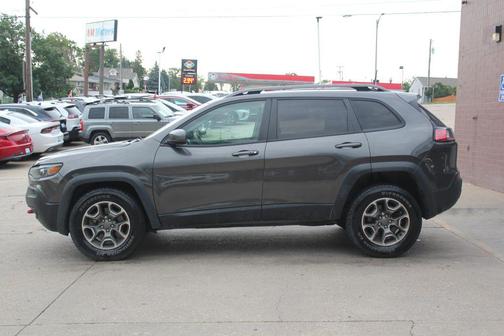 2020 Jeep Cherokee Trailhawk