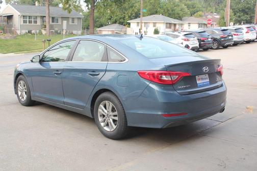2017 Hyundai SONATA SE