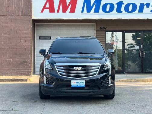 Stellar Black Metallic 2017 Cadillac XT5 Luxury
