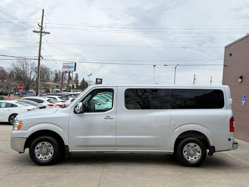 2018 Nissan NV Passenger NV3500 HD S V6