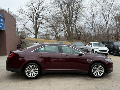 2019 Ford Taurus Limited
