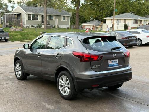 Gun Metallic 2017 Nissan Rogue Sport S