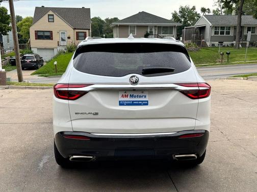 White 2019 Buick Enclave Premium