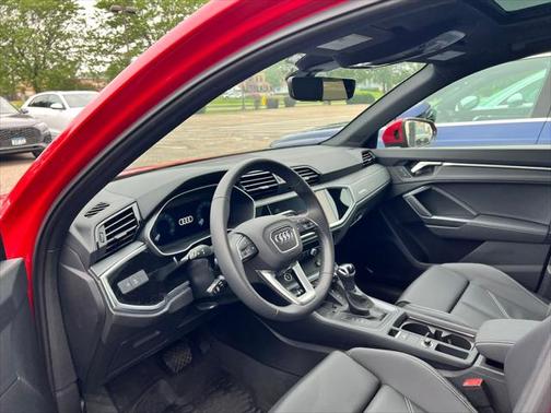 2024 Audi Q3 Premium 45 TFSI S line quattro Tiptronic