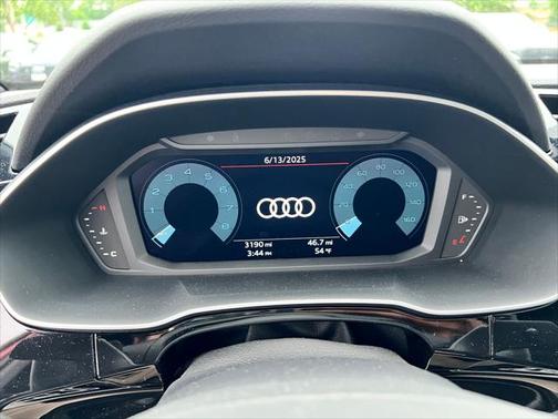 2024 Audi Q3 Premium 45 TFSI S line quattro Tiptronic