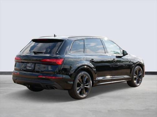 2025 Audi Q7 55 Premium Plus